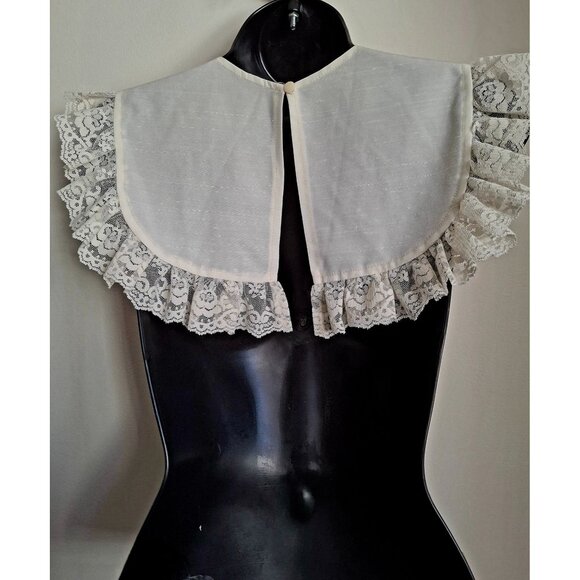 Vintage White Lace Ruffle Detachable Collar With Button Closure - Picture 5 of 9
